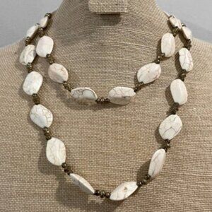 White large stones and gold plated beads necklace AB
